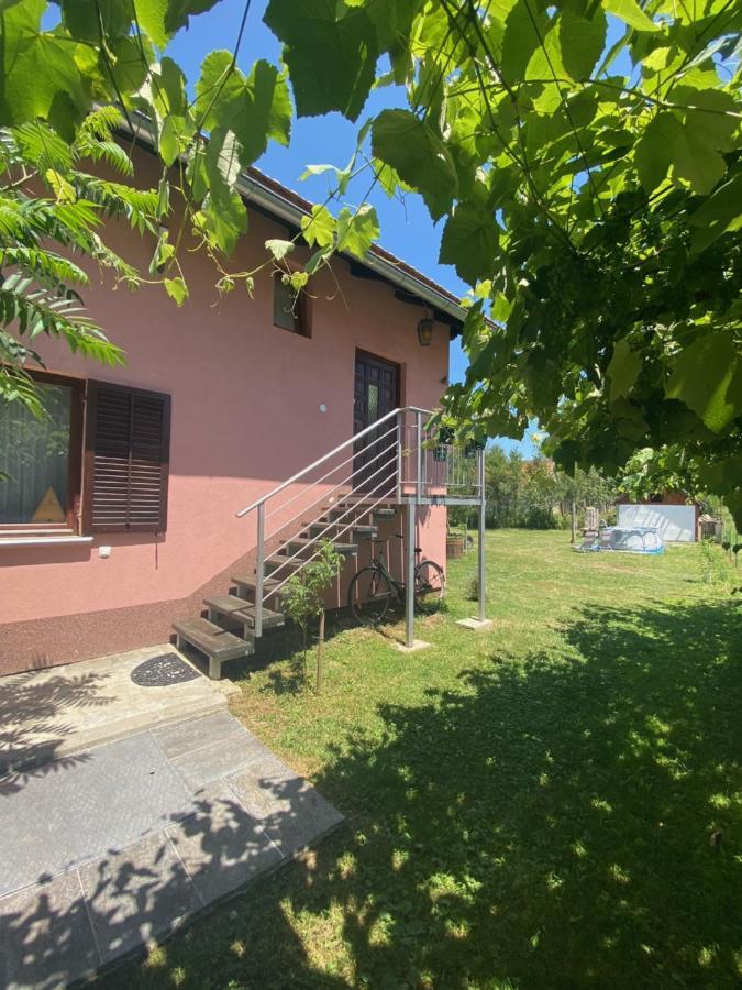 Liammarco Apartment Plaški Екстериор снимка